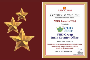 Auszeichnung für die Ngo Awards 2020 mit dem Text 'Chd Group India Country Office' und einem Logo mit einem Stern und einem Lorbeerkranz, gekennzeichnet durch drei Sterne auf der linken Seite.