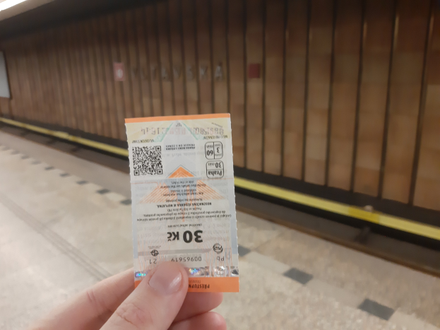 BPOL NRW: Zugbegleiterin bei Ticketkontrolle im Arm und Rücken gebissen - Bundespolizei ermittelt