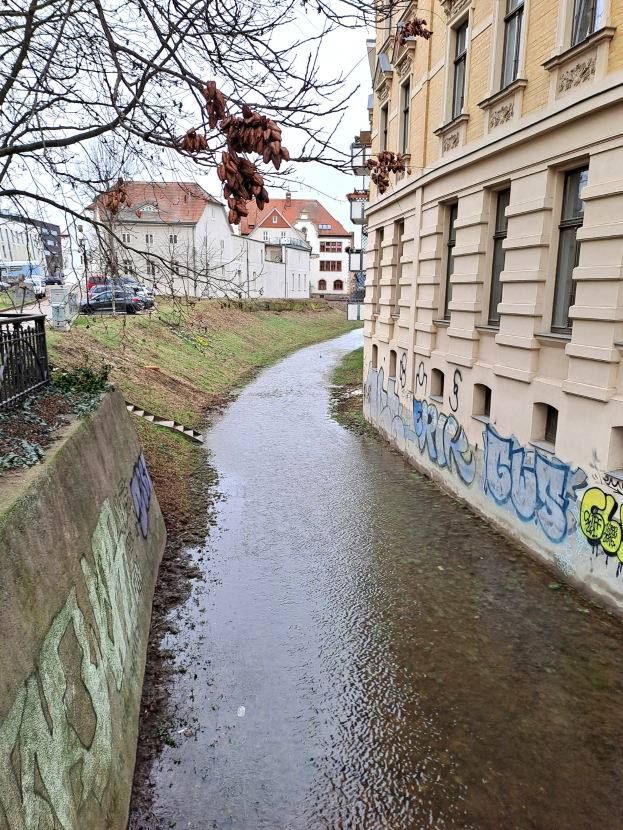 Kurz und bündig: Marketing von Zanders beginnt mit Abriss