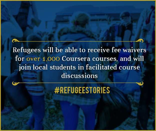 Plakat Ankündigung von Gebührenbefreiungen für über 1.000 Coursera-Kurse für Flüchtlinge mit mehreren Personen im Hintergrund mit Taschen.