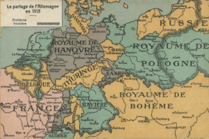 Ein Plakat, das eine Europa-Karte mit sichtbaren Provinzen von Frankreich und Deutschland zeigt, einschließlich beschrifteter Städte, Flüsse und geografische Merkmale.