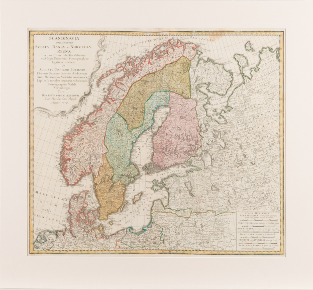 Ein gerahmtes Skandinavien-Karte, die Schweden, Dänemark und Norwegen mit sichtbaren Provinzen hervorhebt.