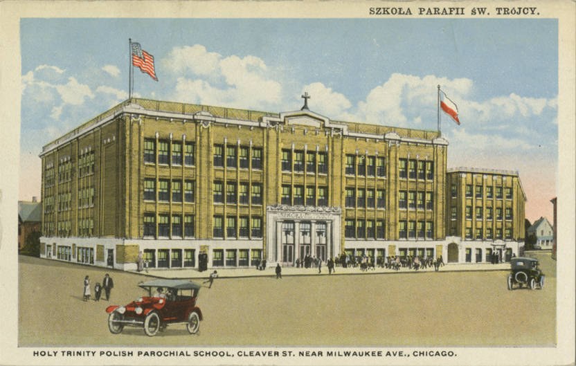 Plakat für die Heilige Dreifaltigkeit Polnische Pfarrschule in Cleveland, Ohio, das ein Schulgebäude, Menschen, Fahrzeuge, Flaggen und Text zeigt.