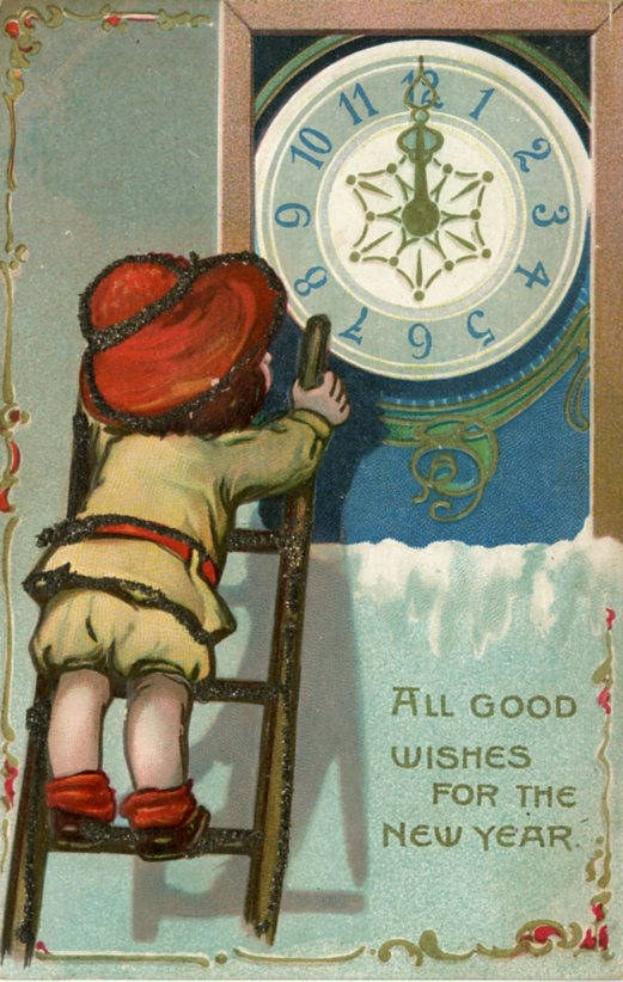 Eine alte Weihnachtskarte mit einem fr"{o}hlichen Jungen in festlicher Kleidung, der auf eine tickende Uhr schaut, mit der Aufschrift "Alles Gute zum neuen Jahr."