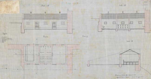 Ein detaillierter architektonischer Grundriss eines Gebäudes mit zahlreichen Fenstern, der als Lageplan für eine neue Schule bezeichnet wird, einschließlich Text- und Layoutdetails.