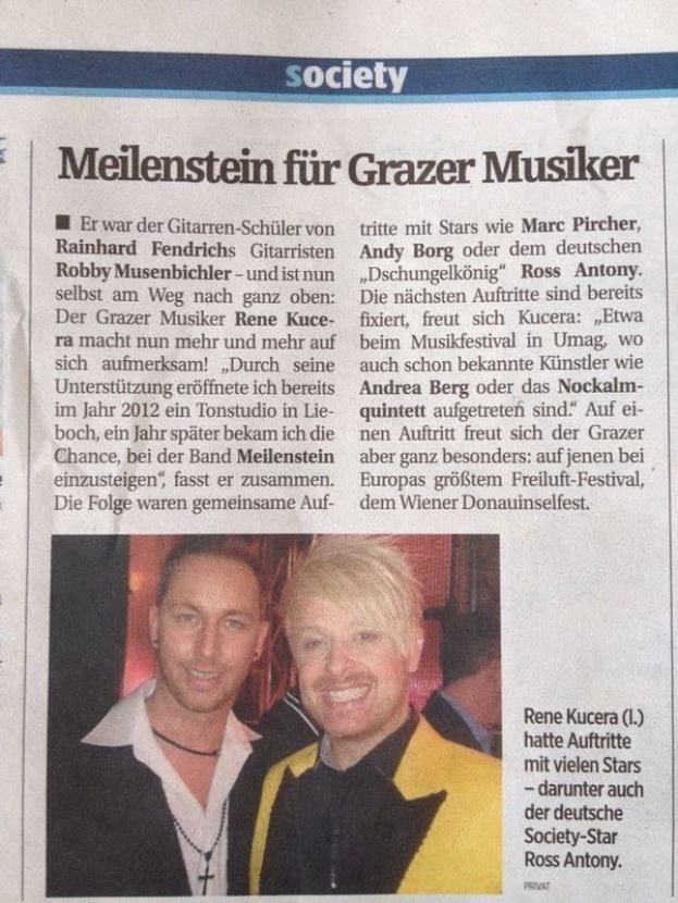 Zwei Männer in Anzügen und Krawatten lächeln in die Kamera unter der Überschrift "Grazer Musiker" und dem Datum "März 2012" in einem Zeitungsartikel.