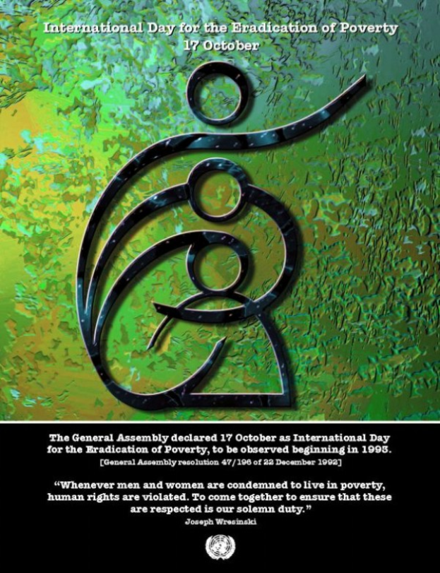 Ein Plakat mit hellblauem Hintergrund und weißem Rand, das ein Logo einer Hand zeigt, die von einem Kranz aus Blättern umgeben ist, sowie die Schrift 'Internationaler Tag' in fetter, weißer Schrift.