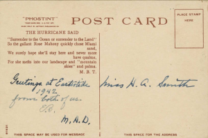 Alte Postkarte mit einem Mannporträt und handgeschriebener Text auf der Rückseite.